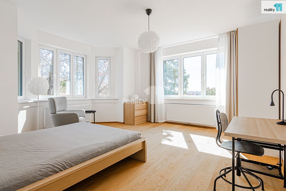Pronájem bytu pokoje 25 m²