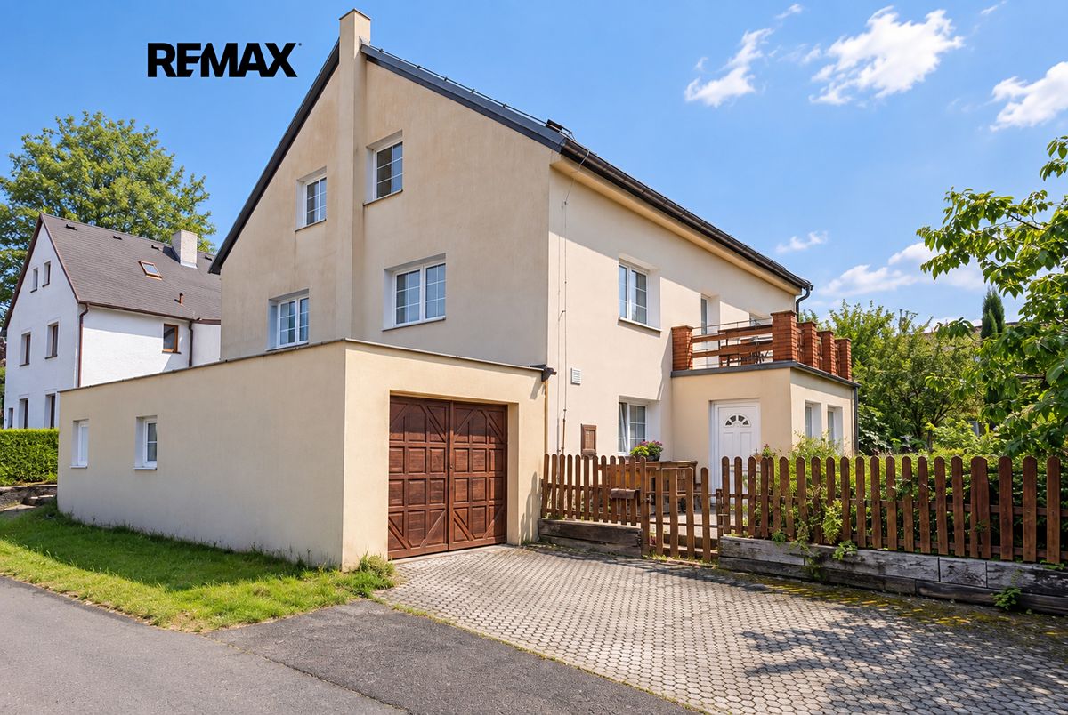 Prodej rodinného domu 220 m², pozemek 808 m²