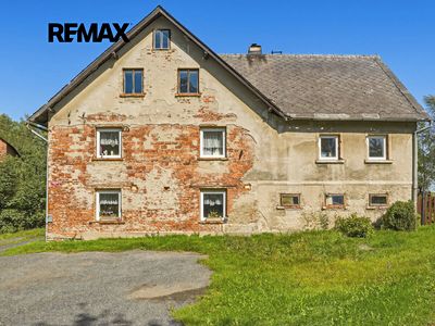 Prodej rodinného domu 215 m², pozemek 2189 m²