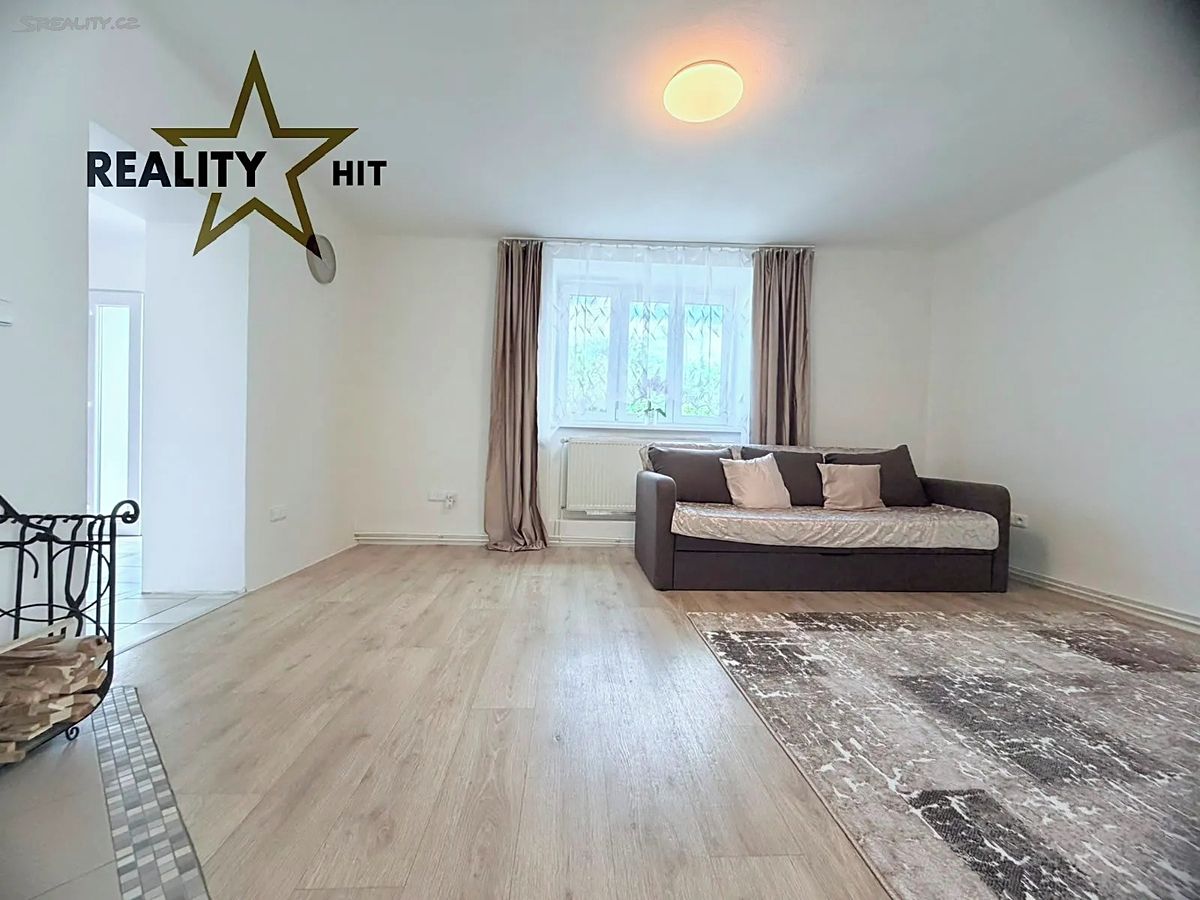 Prodej rodinného domu 279 m², pozemek 700 m² – fotografie 3