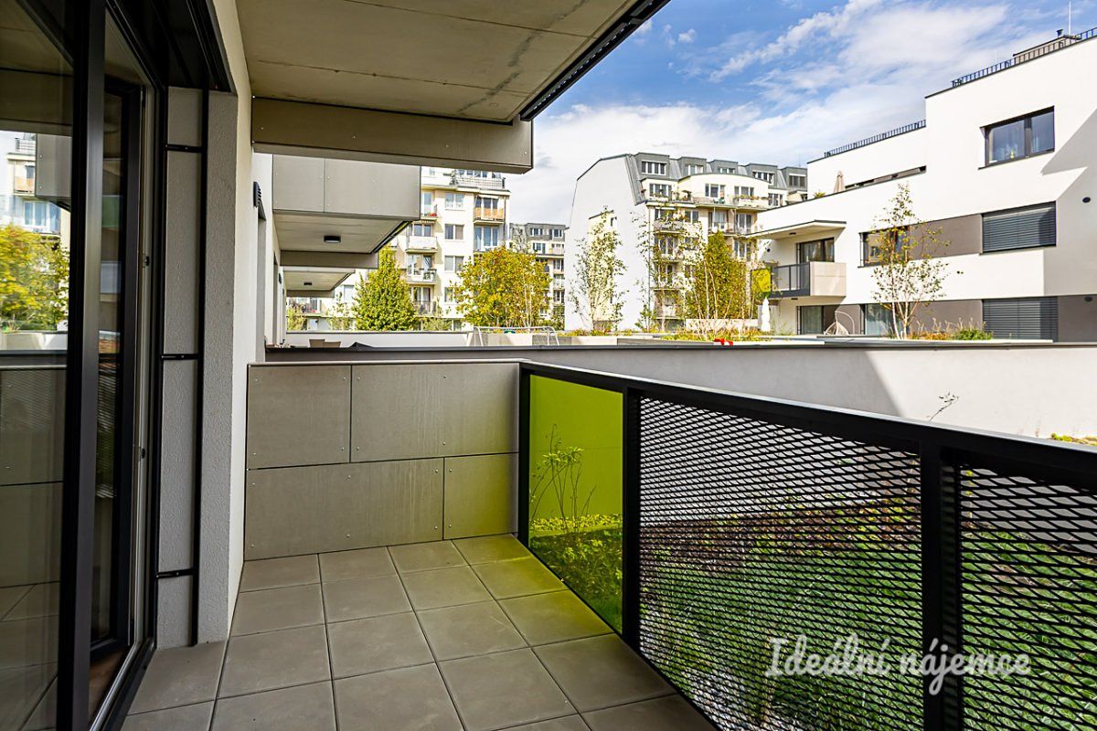 Pronájem bytu 2+kk 44 m² – fotografie 2