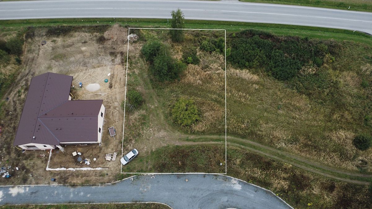 Prodej stavebního pozemku 1312 m² – fotografie 2