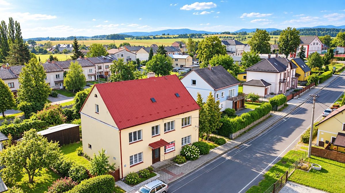 Prodej rodinného domu 320 m², pozemek 912 m² – fotografie 3