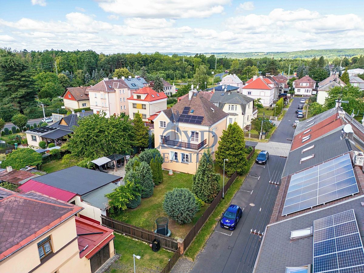 Prodej rodinného domu 210 m², pozemek 779 m² – fotografie 3