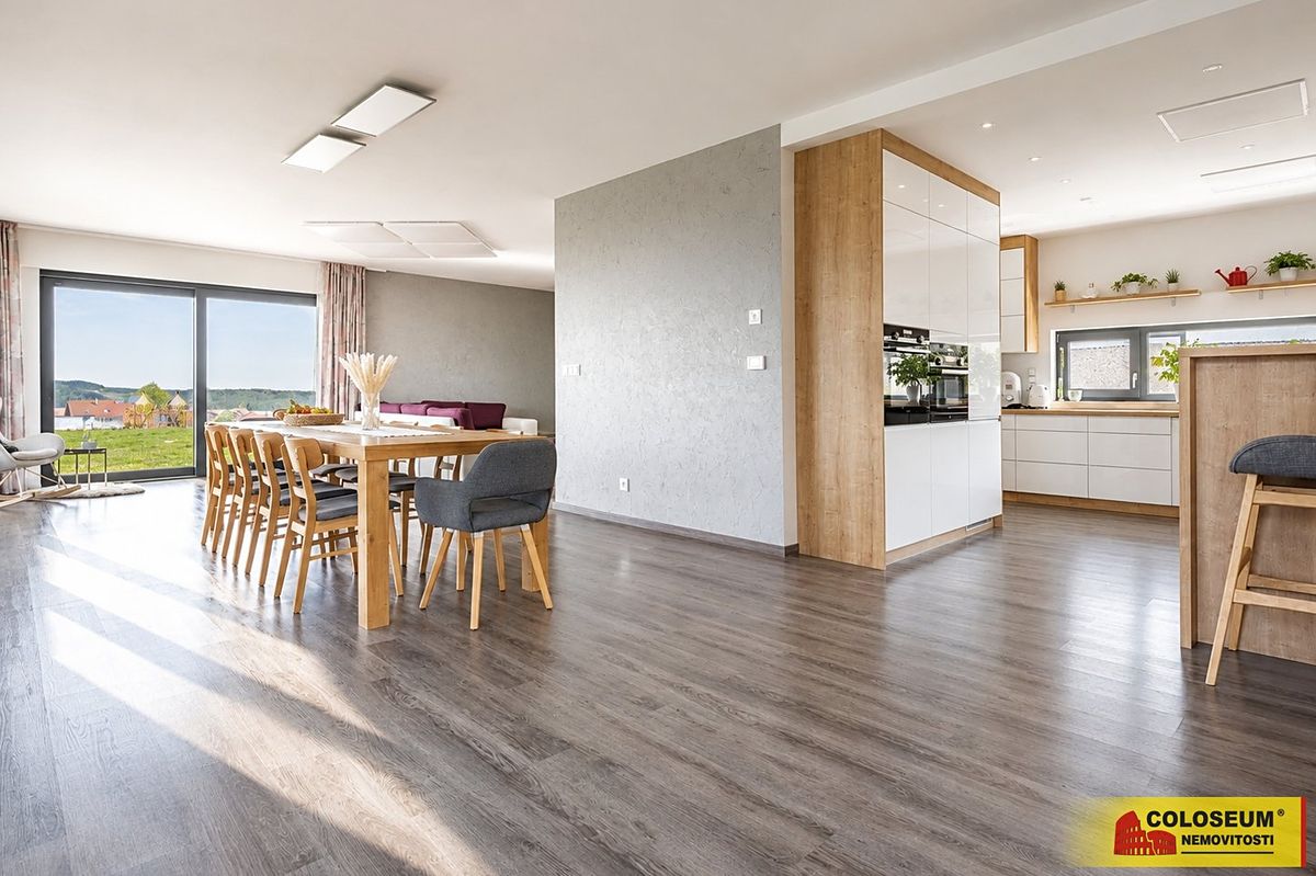 Prodej rodinného domu 460 m², pozemek 3000 m² – fotografie 5