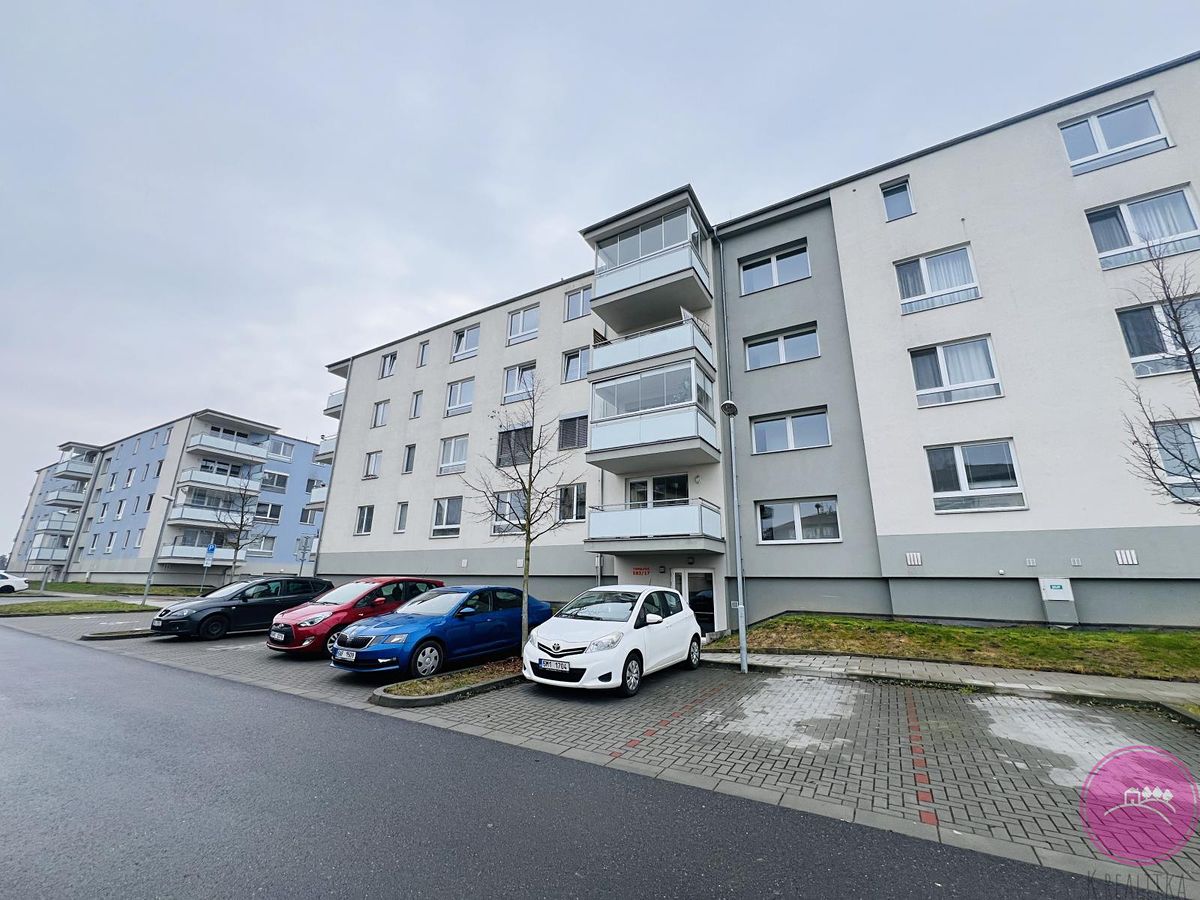 Pronájem bytu 1+kk 28 m² – fotografie 2