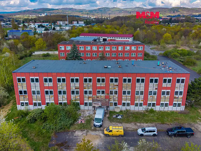 Prodej činžovního domu 1800 m², Chomutov – náhled fotky 1