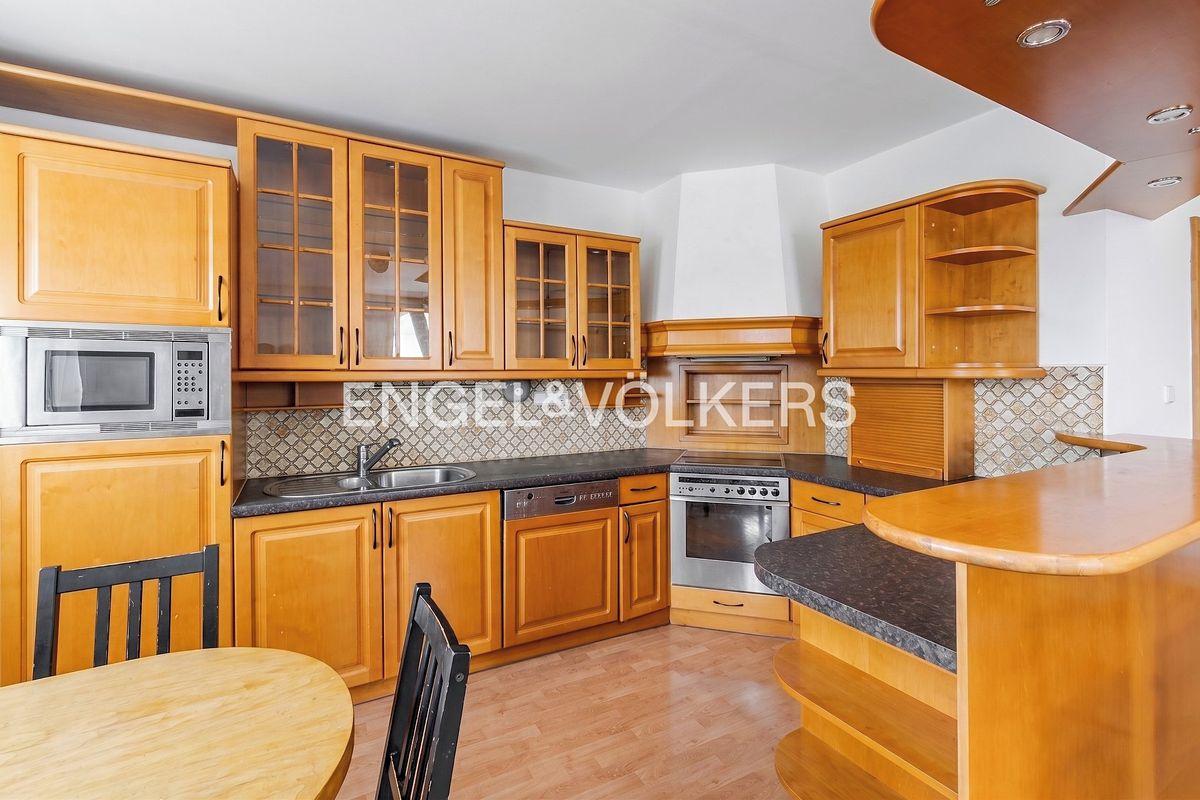 Pronájem bytu 5+kk 135 m² – fotografie 2
