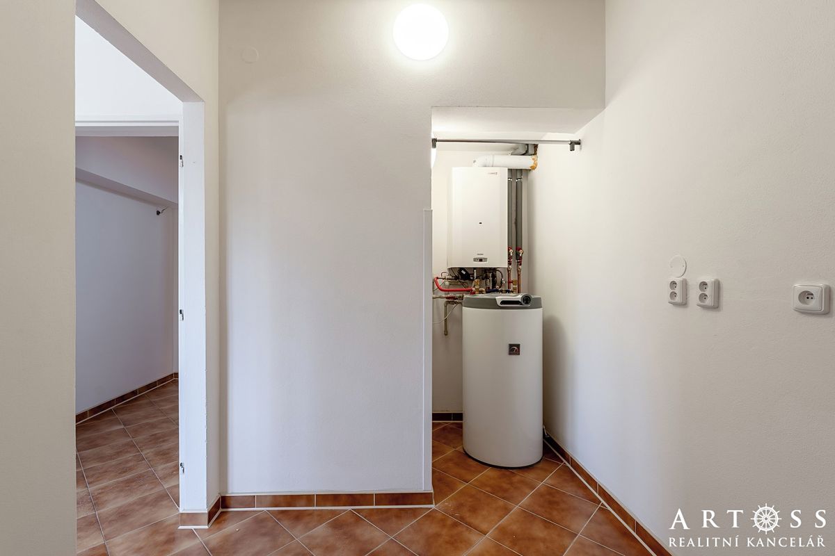 Prodej rodinného domu 165 m², pozemek 637 m² – fotografie 5