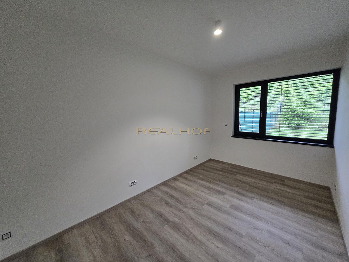 Pronájem bytu 1+1 37 m² – fotografie 3