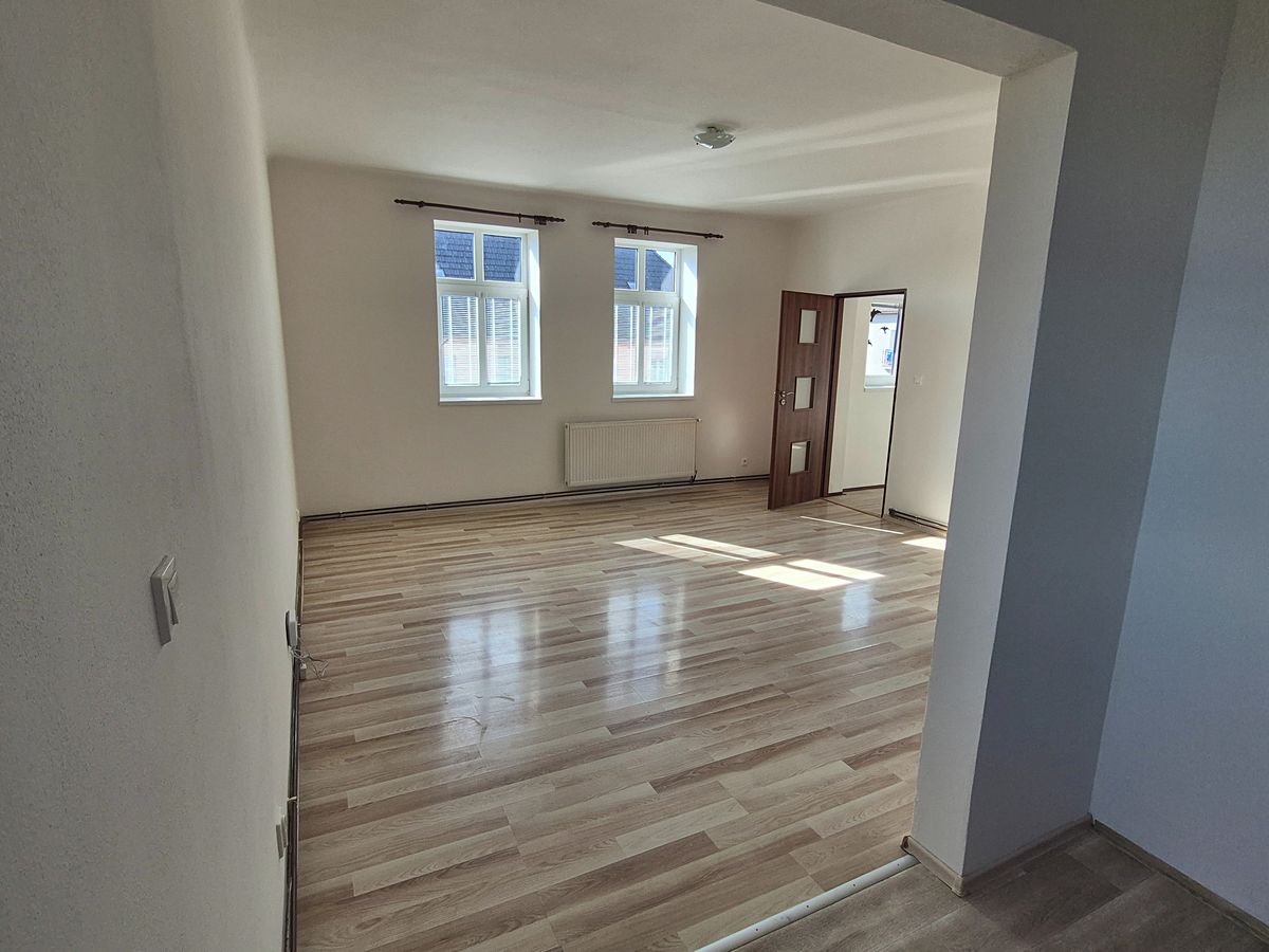 Pronájem bytu 2+kk 48 m² – fotografie 3