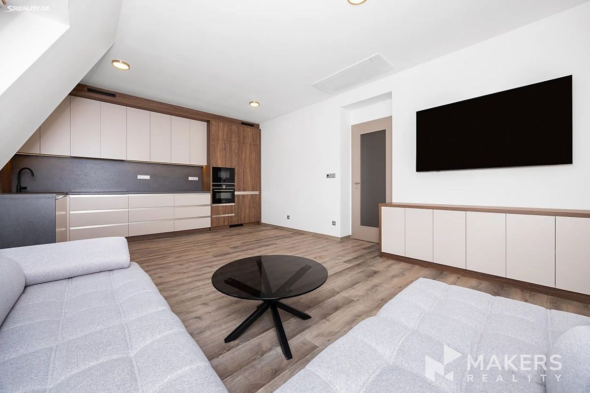 Pronájem bytu 3+kk 112 m²