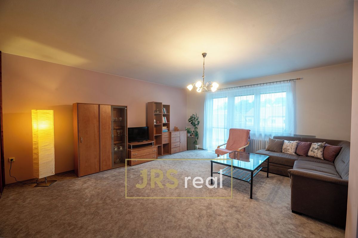 Prodej rodinného domu 226 m², pozemek 1446 m² – fotografie 3