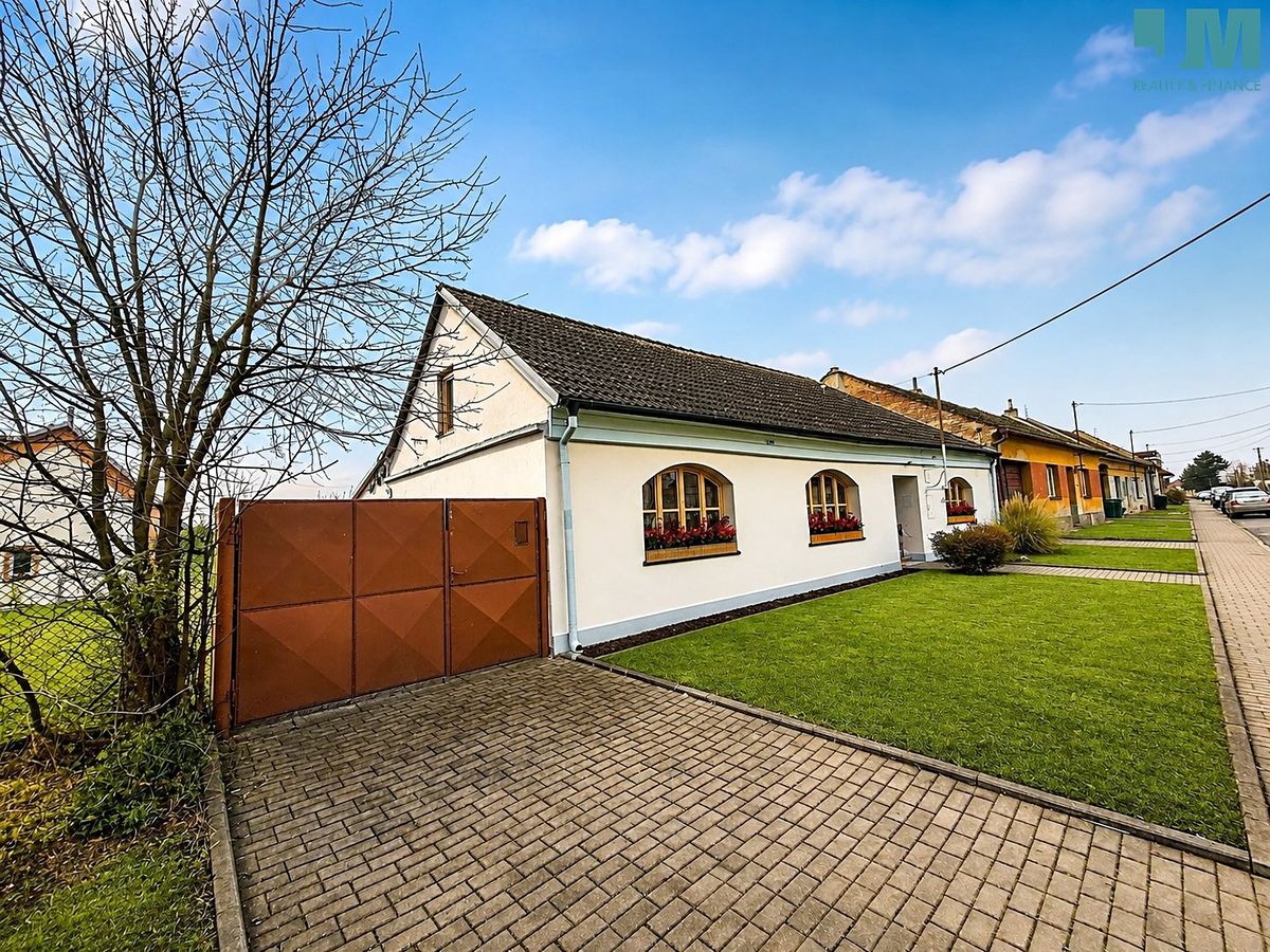 Prodej rodinného domu 250 m², pozemek 721 m²