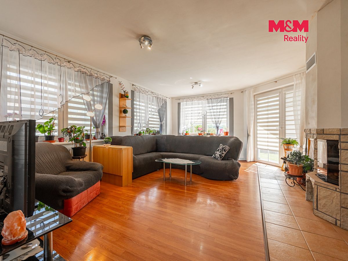 Prodej rodinného domu 112 m², pozemek 1059 m² – fotografie 3