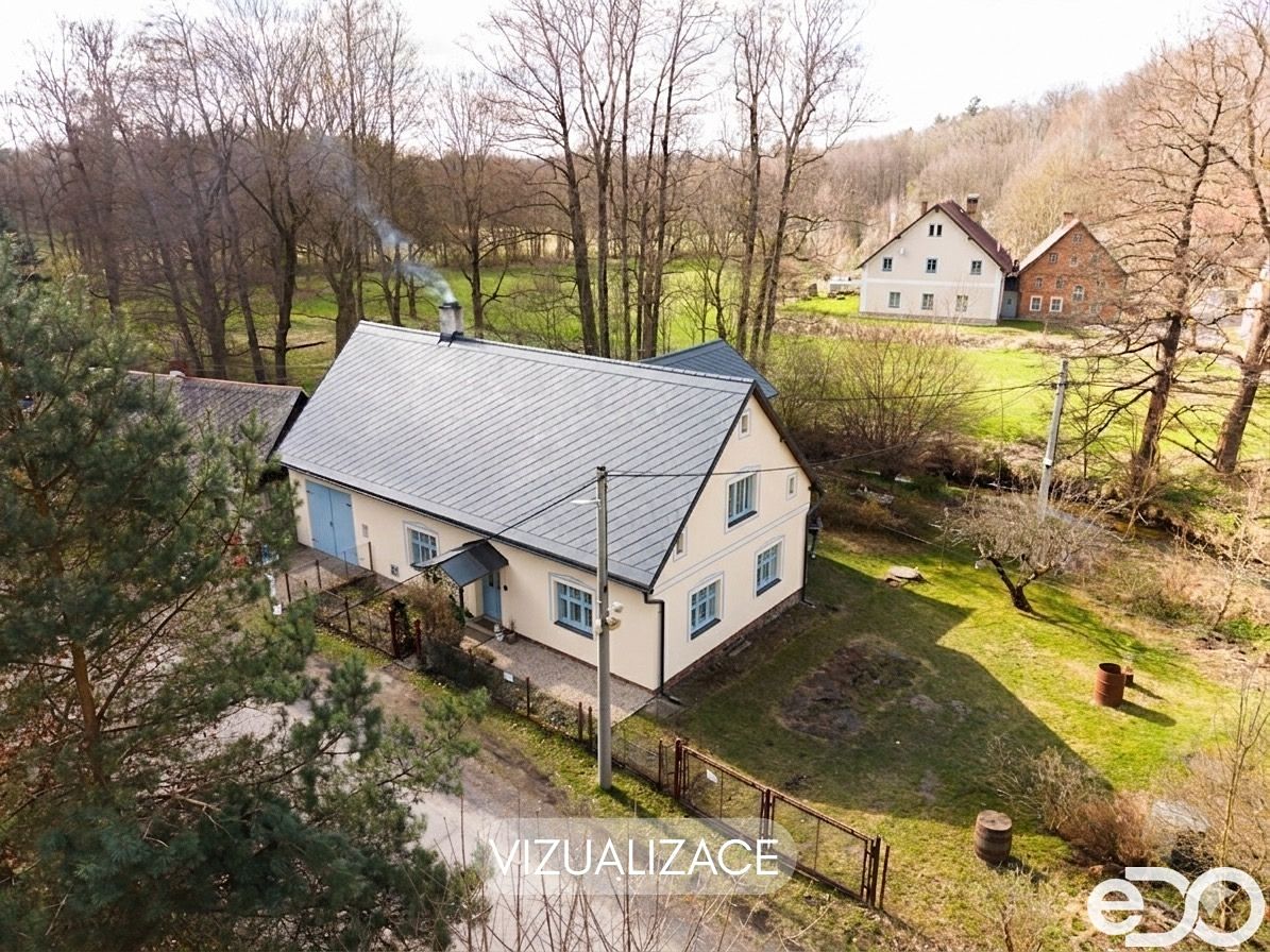 Prodej rodinného domu 300 m², pozemek 1247 m² – fotografie 2