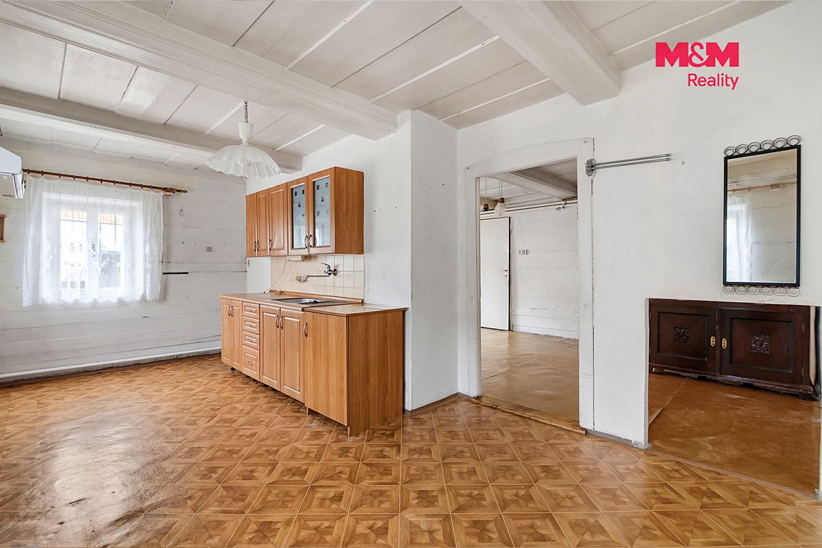 Prodej rodinného domu 220 m², pozemek 643 m² – fotografie 4