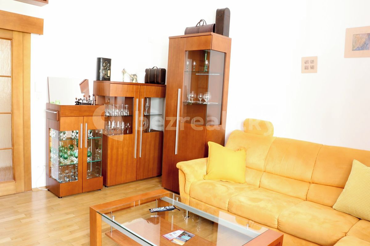 Pronájem bytu 2+1 96 m² – fotografie 2