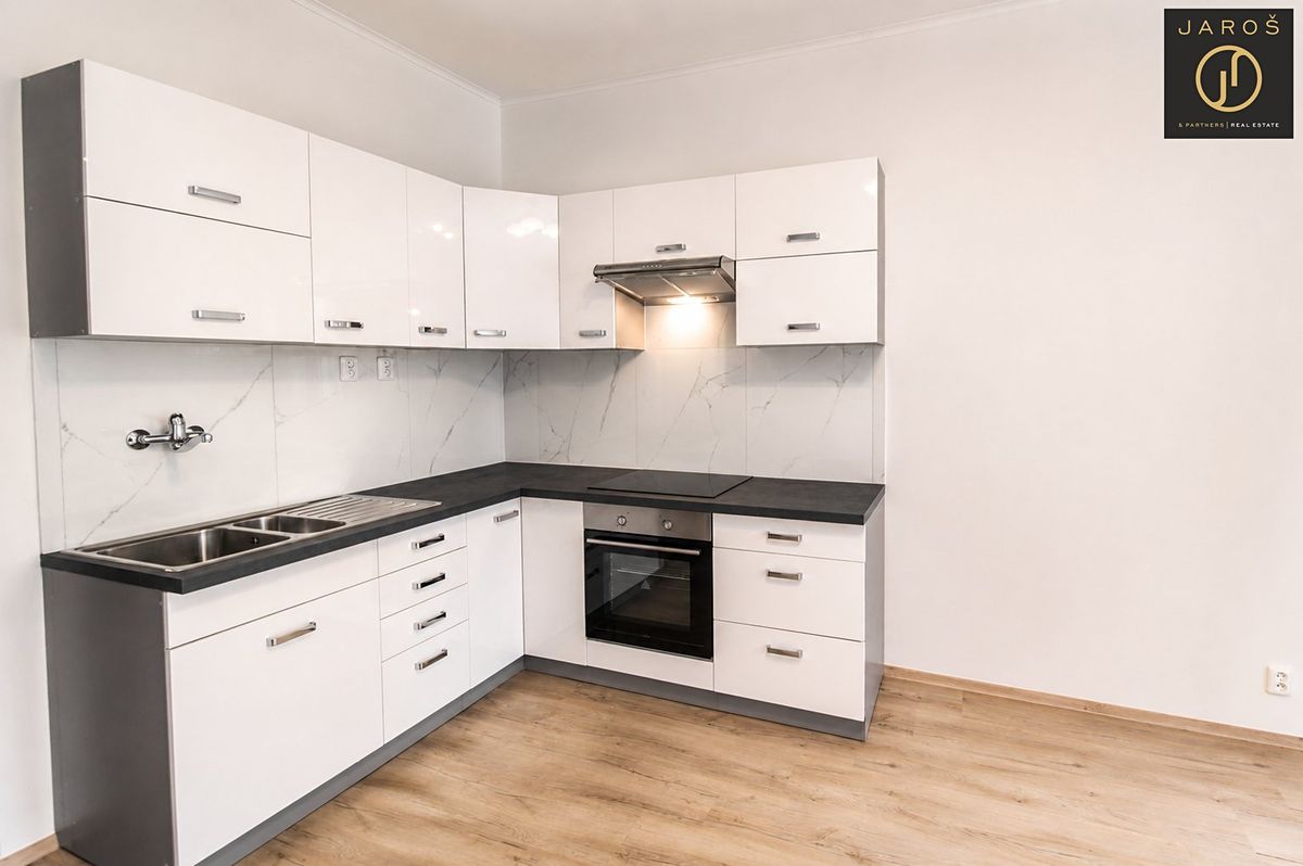 Pronájem bytu 2+kk 55 m² – fotografie 2