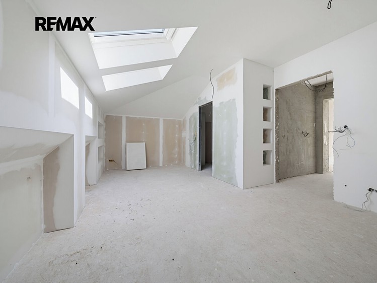 Комерційне приміщення на продаж, 1 500 м² (28 з 38)