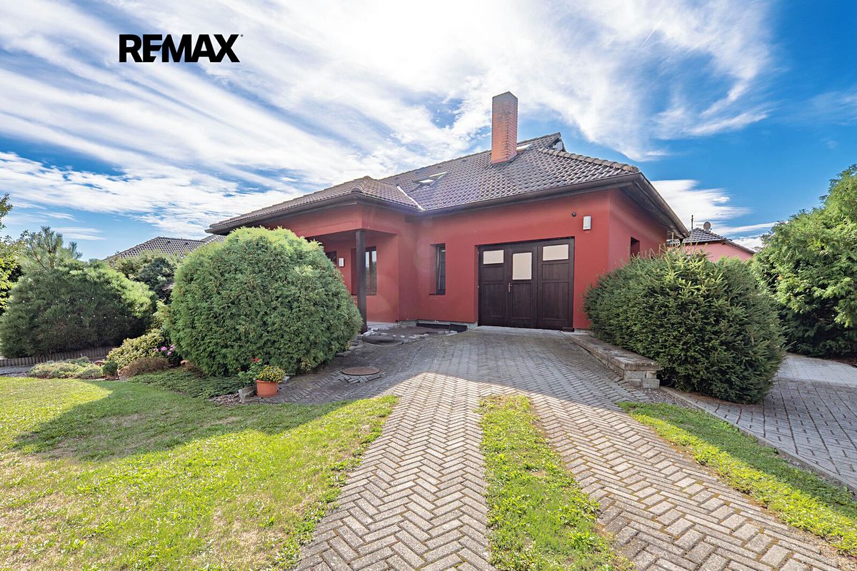 Prodej rodinného domu 200 m², pozemek 1400 m²