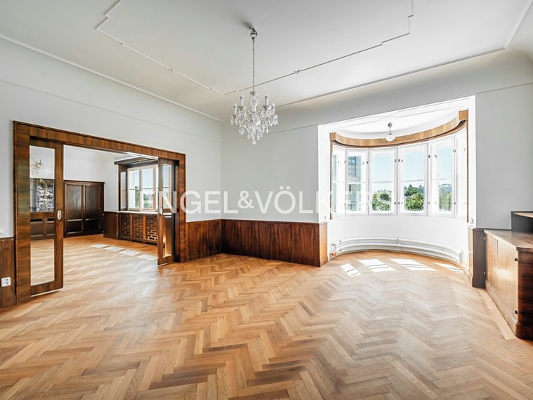 Комерційне приміщення на продаж, 118 м² (2 з 16)