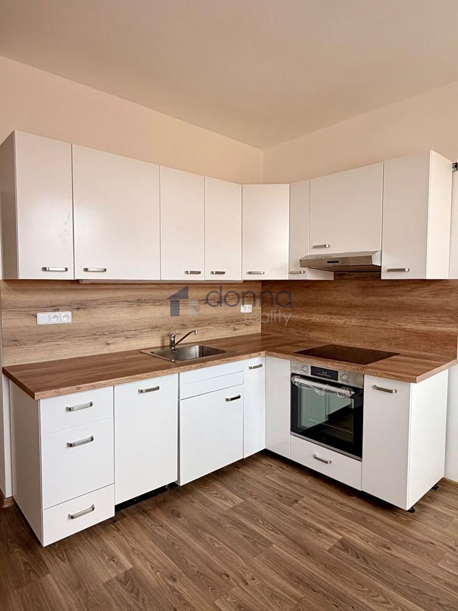 Pronájem bytu 2+kk 42 m² – fotografie 2