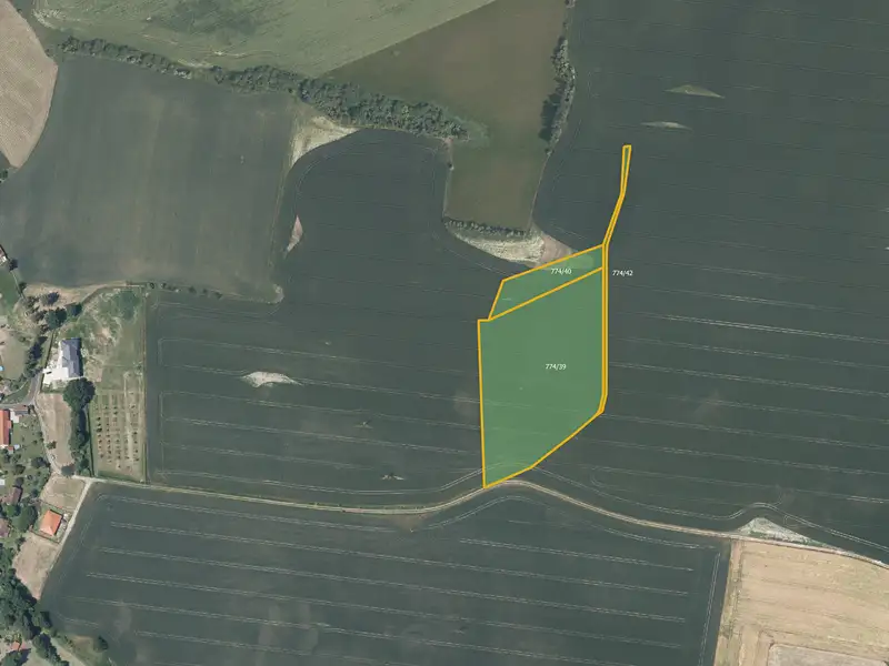 Prodej pole 18292 m², Křížkový Újezdec – náhled fotky 1