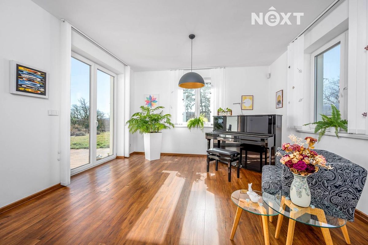 Prodej rodinného domu 140 m², pozemek 1031 m² – fotografie 2