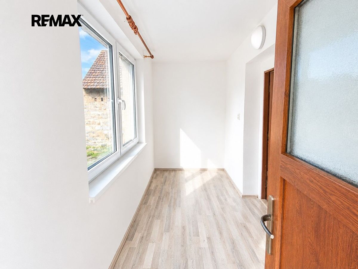 Prodej rodinného domu 186 m², pozemek 1018 m² – fotografie 3