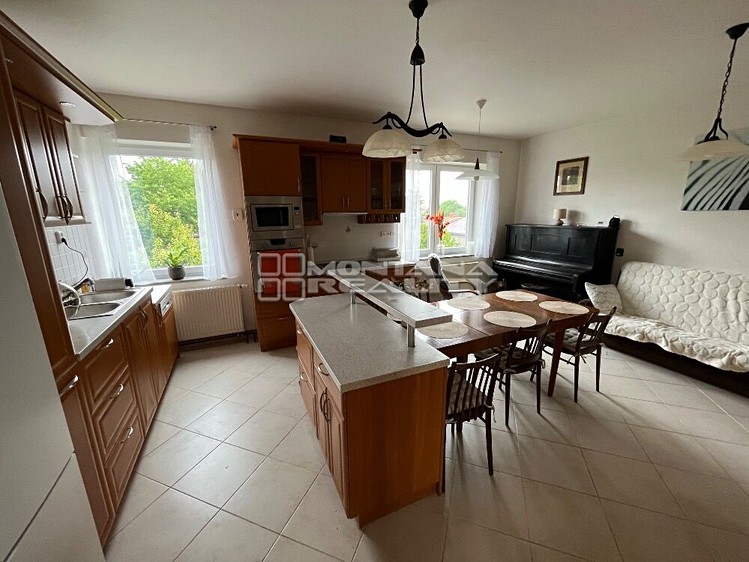 Pronájem bytu 4+1, 98 m² (3 z 17)