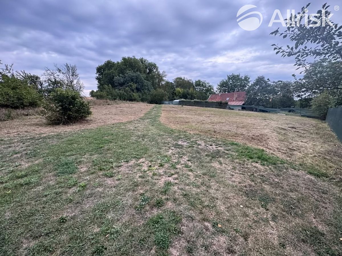 Prodej stavebního pozemku 675 m² – fotografie 3