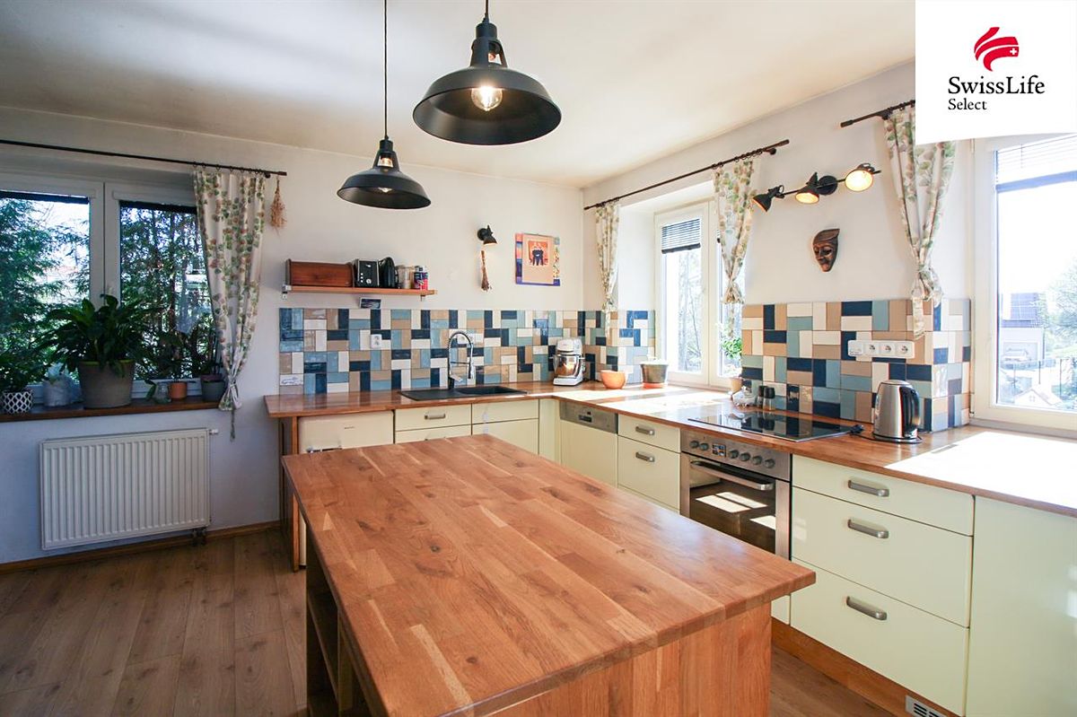 Prodej rodinného domu 255 m², pozemek 1349 m² – fotografie 4