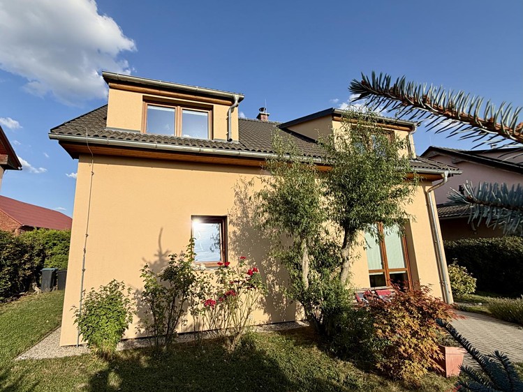 Haus zum Kauf, 97 m² (1 von 27)