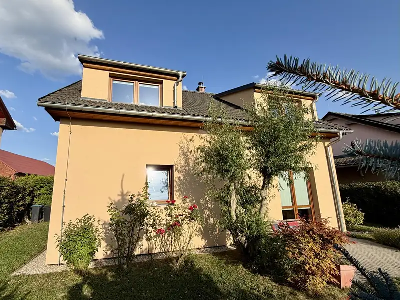 Prodej rodinného domu 97 m², pozemek 381 m², Bukovany – náhled fotky 1