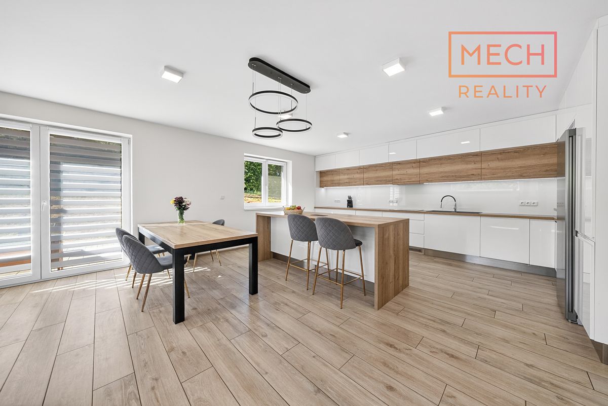 Prodej rodinného domu 157 m², pozemek 1000 m² – fotografie 2