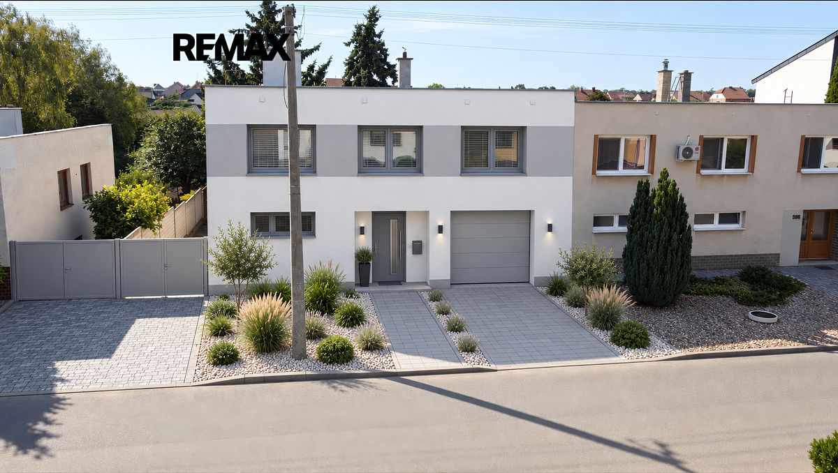 Prodej rodinného domu 245 m², pozemek 914 m² – fotografie 2