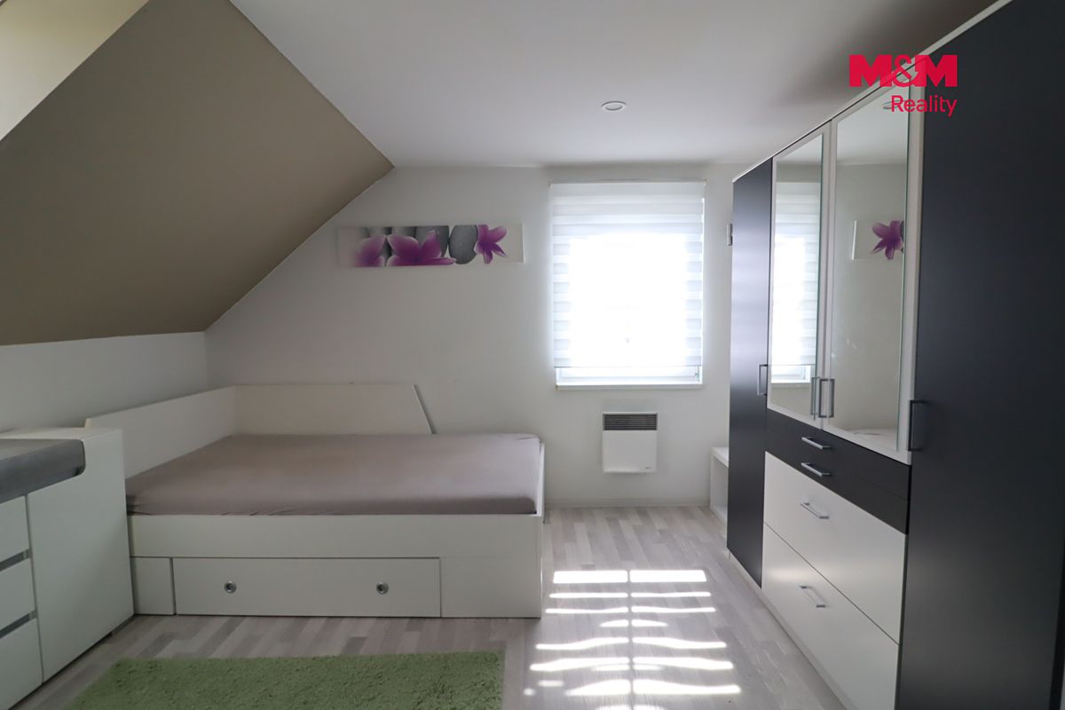 Prodej rodinného domu 165 m², pozemek 1628 m² – fotografie 2