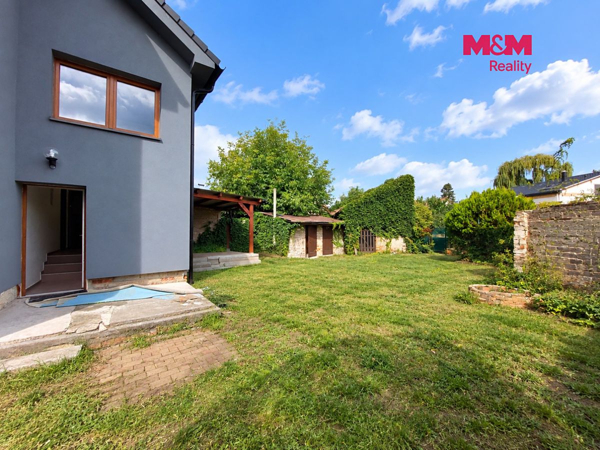Pronájem rodinného domu 143 m², pozemek 345 m² – fotografie 2