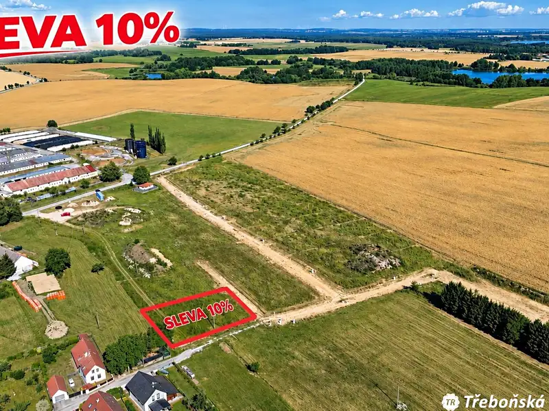 Prodej stavebního pozemku 1330 m², Třeboň – náhled fotky 1