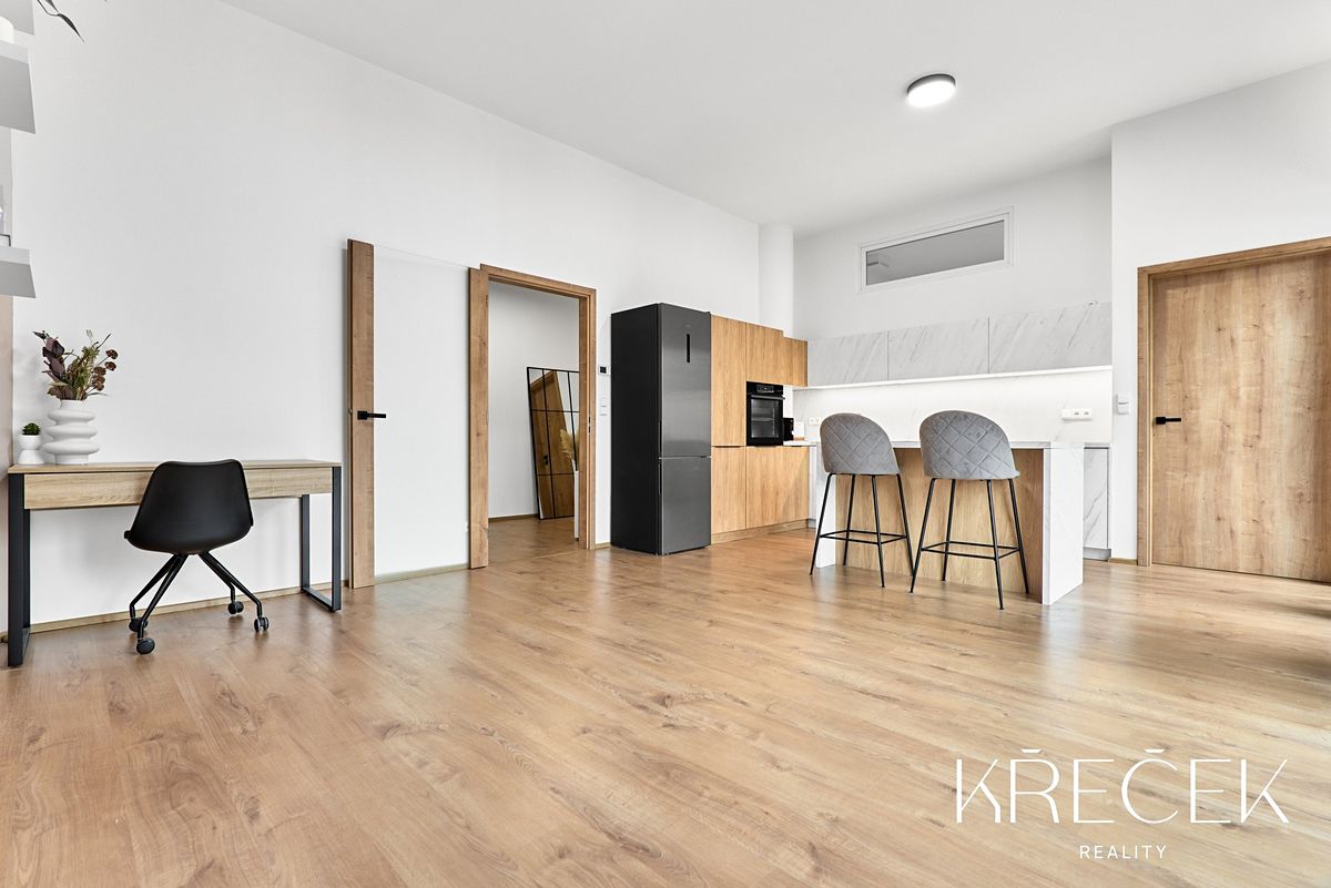 Pronájem bytu 2+kk 55 m² – fotografie 2