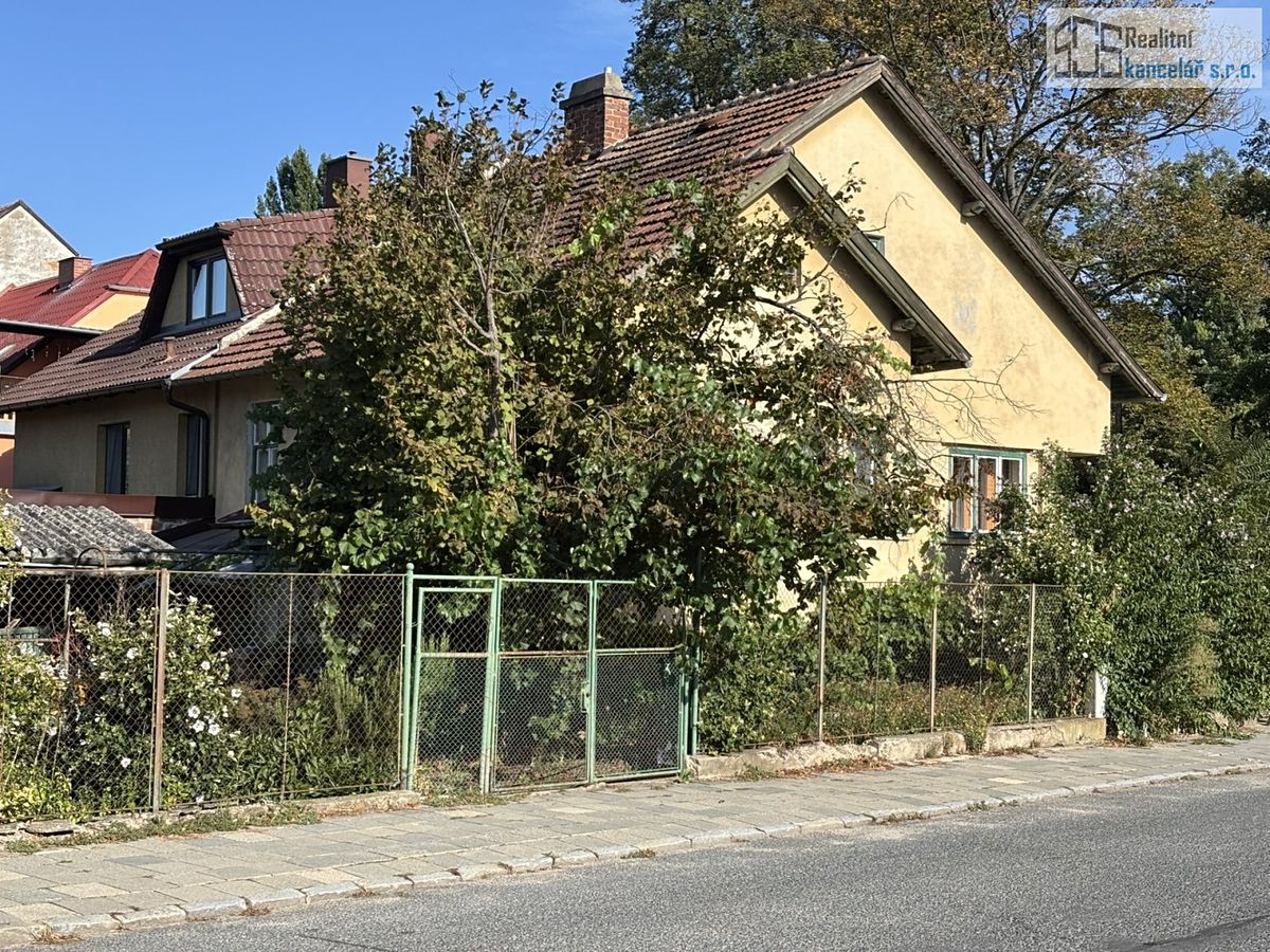 Prodej rodinného domu 170 m², pozemek 462 m² – fotografie 2