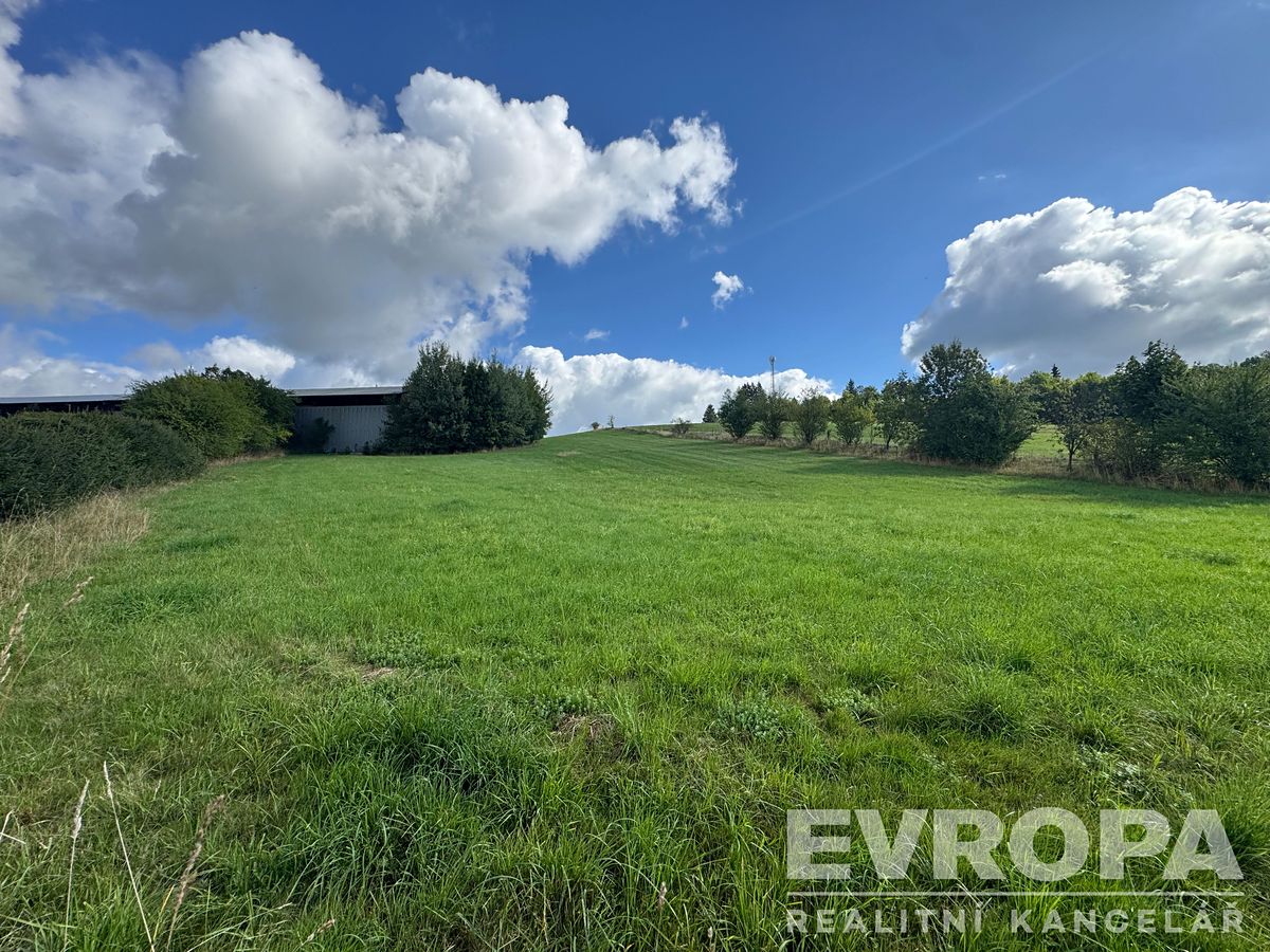 Prodej stavebního pozemku 1038 m²