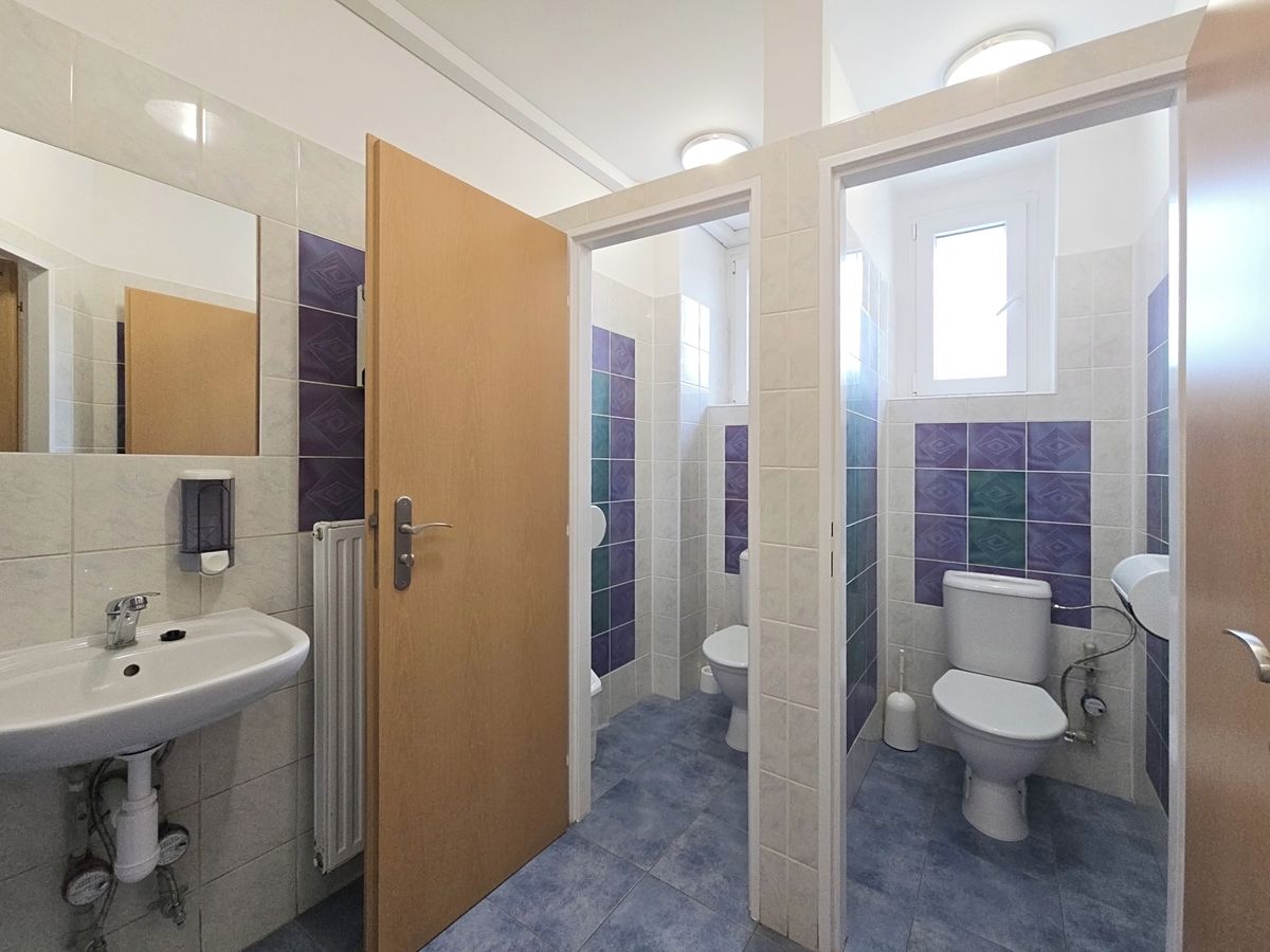 Pronájem kanceláře 72 m² – fotografie 5