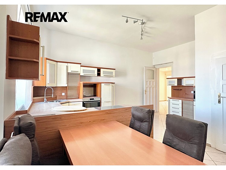 Комерційне приміщення на продаж, 730 м² (41 з 46)