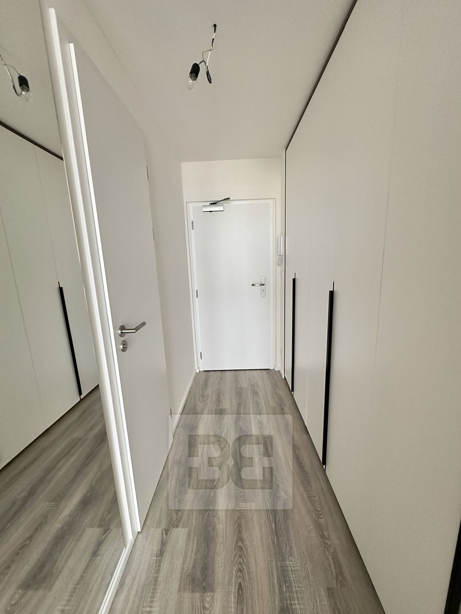 Pronájem bytu 1+kk 23 m² – fotografie 5