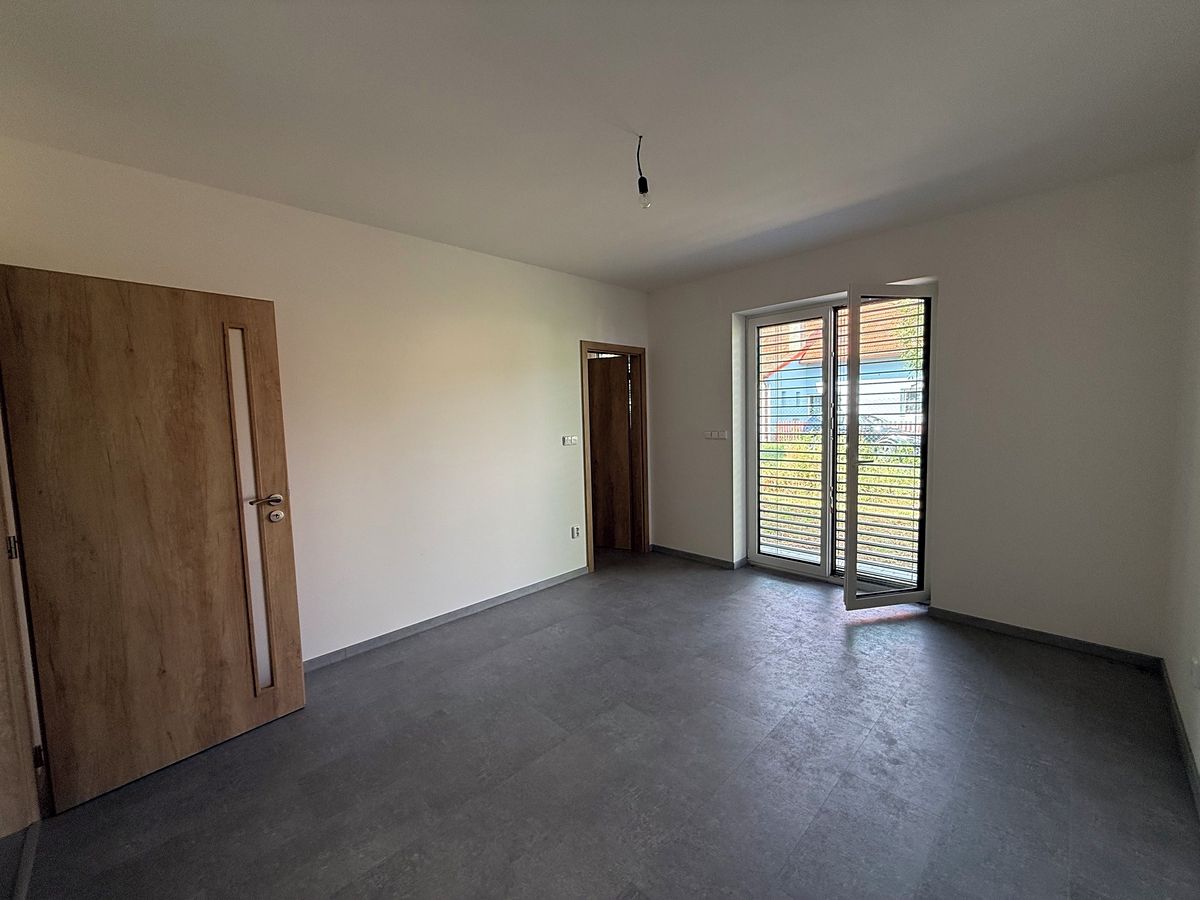 Prodej rodinného domu 133 m², pozemek 723 m² – fotografie 5