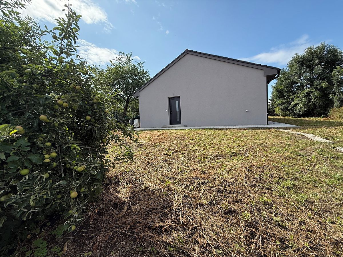 Prodej rodinného domu 133 m², pozemek 723 m² – fotografie 2