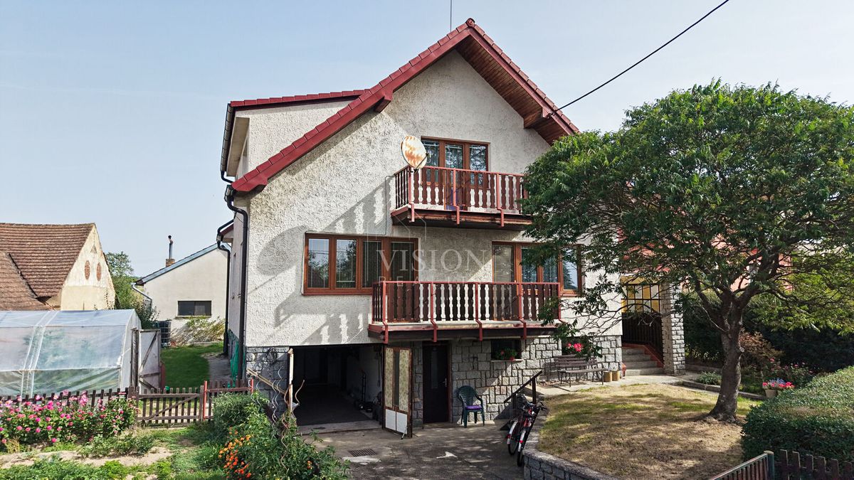 Prodej rodinného domu 200 m², pozemek 886 m²