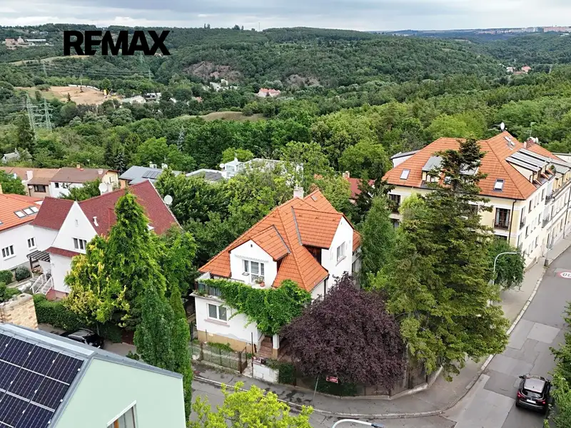 Prodej rodinného domu 162 m², pozemek 641 m², Praha – náhled fotky 3